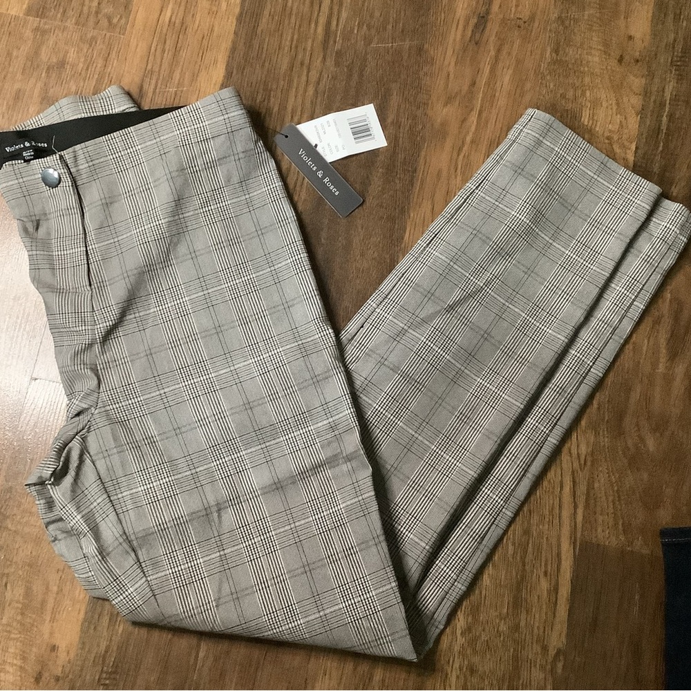 NWT VIOLETS & ROSES Plaid Ankle Pants